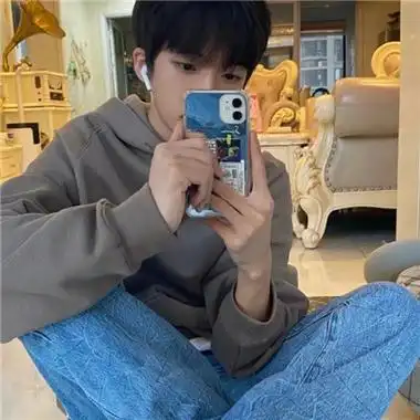 精致温柔的好看男生头像