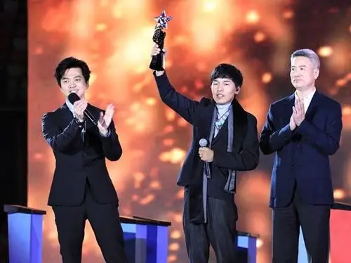 昨晚,大家期待已久的2018《中国好声音》巅峰之夜总决赛终于和大家