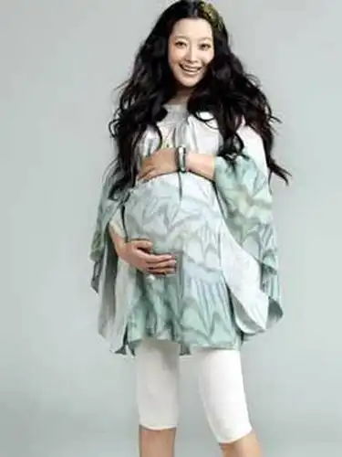 梁静茹自曝大肚照 盘点圈内辣妈香艳美照(图)【20】