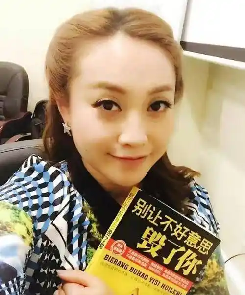 42岁美女主持朱赤丹:高龄备孕,老公希望生两个娃,父母急抱外孙_赵琦鑫