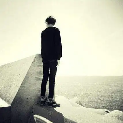 伤感头像qq头像男孤独伤感背影