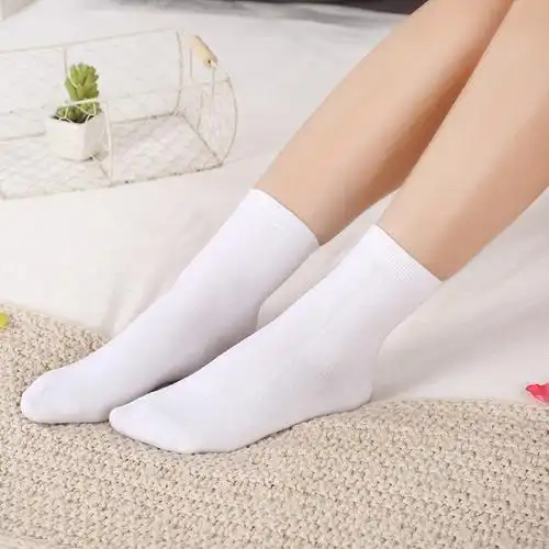 袜子女中筒袜棉白色纯色棉袜子女秋冬款女士棉袜韩版学院飞袜子女报价