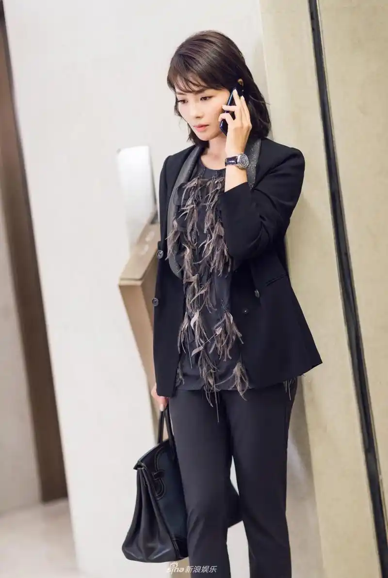 《欢乐颂》安迪的6件衣服,图2精英范,图6穿着很奇怪