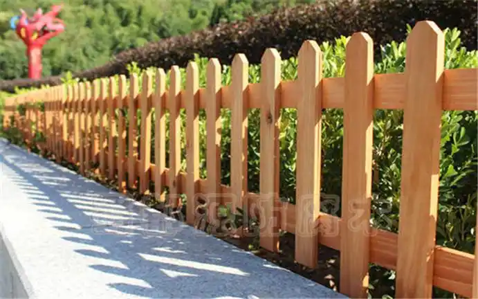 防腐木围栏