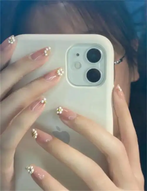 美甲分享适合手黑的妹子高颜值美甲百搭好看又显白