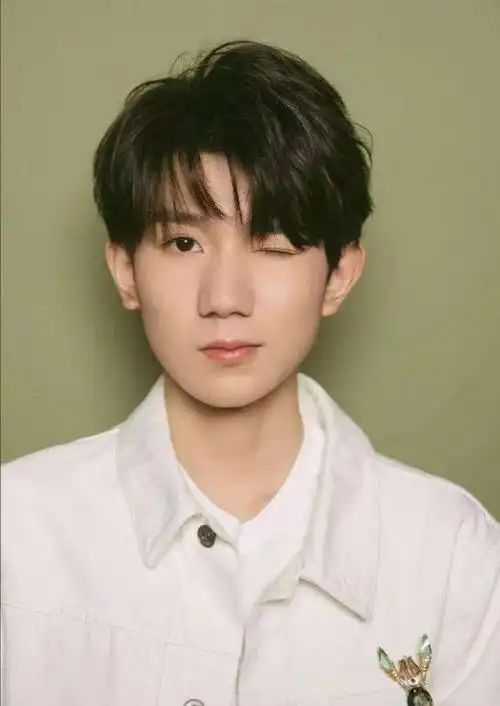 吸烟背后的王源有多少你们看不见的心酸