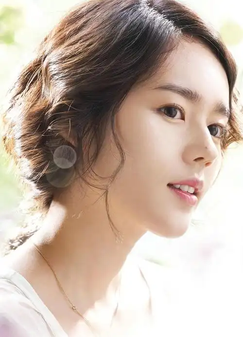 韩佳人清纯甜美写真公开_明星_美桌图片库