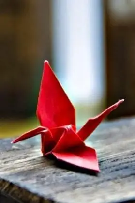 红色千纸鹤简笔画