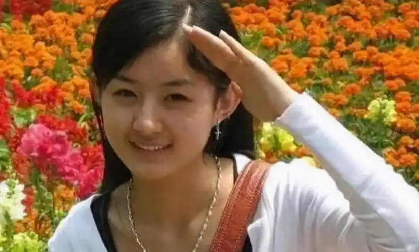 金星调侃赵丽颖:户口还在农村吗?