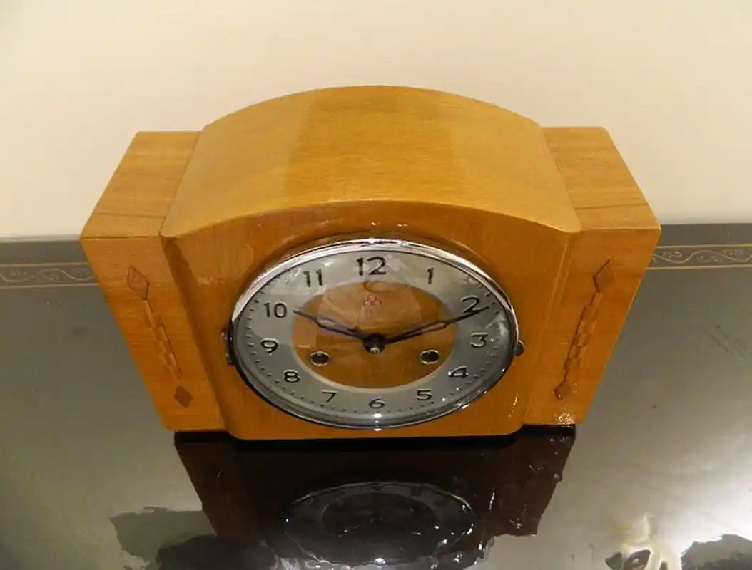 客人拿来的国产上海555三五牌台钟维修好了 客人拿来一只1978年产的