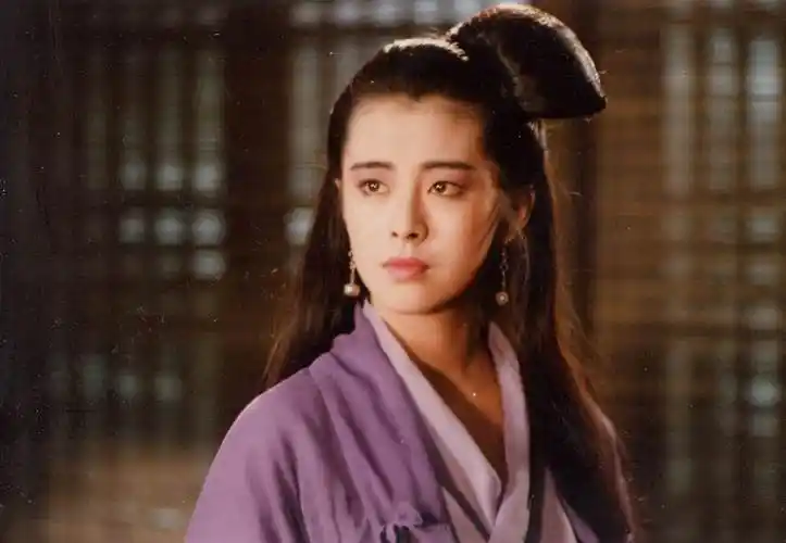 57岁王祖贤晒自拍照!