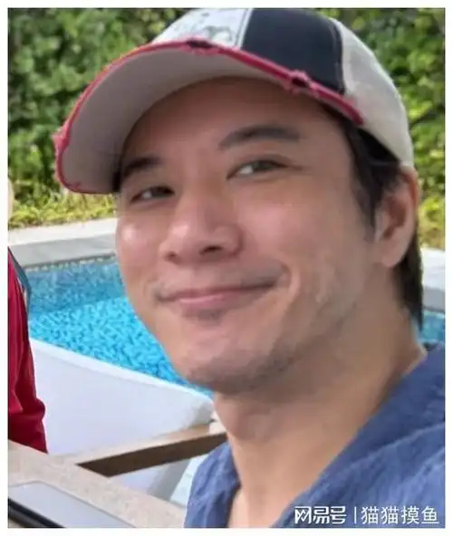 王力宏胡子拉碴像大叔,父母容光焕发心情佳