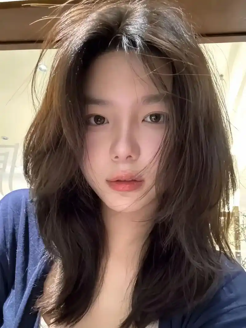 适合所有脸型女生的高层次锁骨短发 冷茶色.