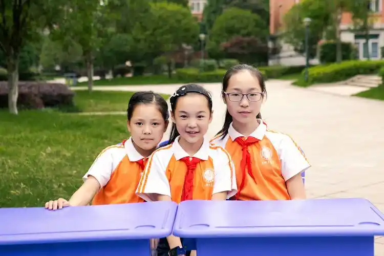 最美毕业照——长郡学校六年级八班毕业照