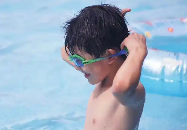 与王源十年璀璨共往