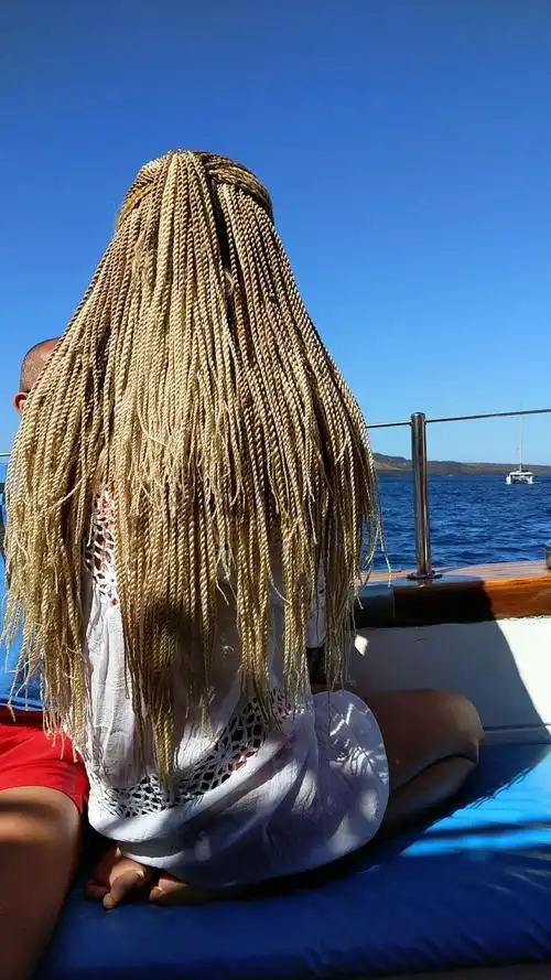 希腊风格的美女发型