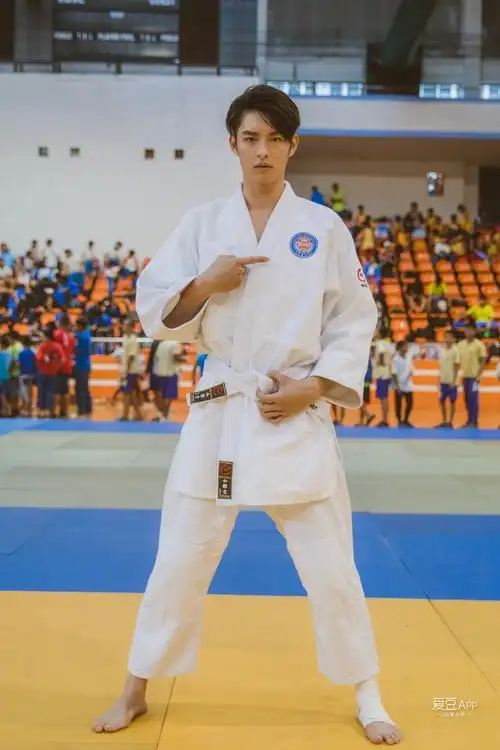 消息曹佑宁热血高校第二季开播游泳或柔道面临艰难抉择