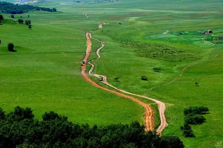 陶醉在内蒙古草原美丽的风光