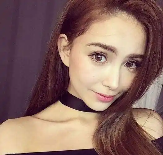 当初周杰伦为什么对昆凌那么上心看过昆凌年轻时照片你就懂了