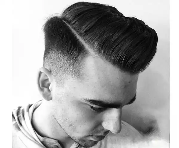 经典男士莫西干短发 两边剃寸头发型设计图片