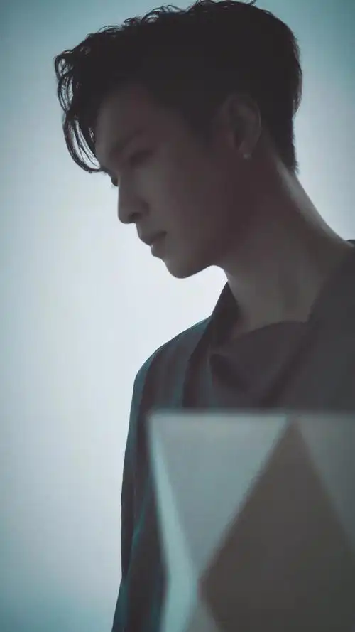 来自张艺兴的侧颜杀请接收