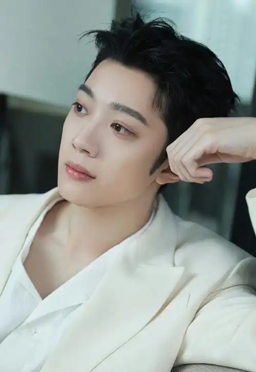 赖冠霖白西装##赖冠霖白西装大片