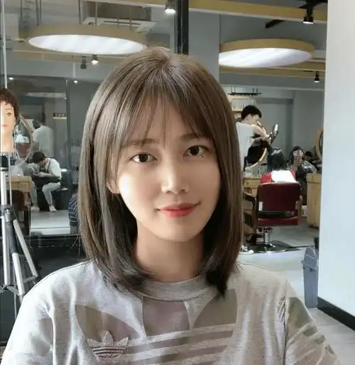 初恋头锁骨烫减龄又好看