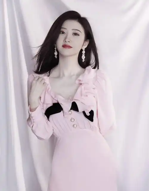 景甜粉红连衣裙造型:美丽可爱小仙女