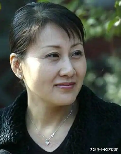 郭冬临连续上过20次春晚,节目上换过7个老婆,基本上郭冬临年年以一个