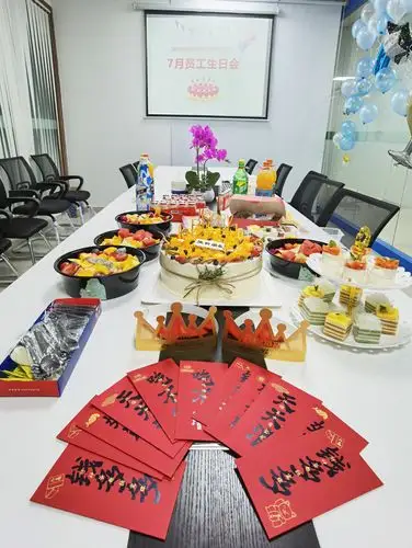 航智精密7月员工生日会—盛夏相约-公司动态-深圳市航智精密电子有限