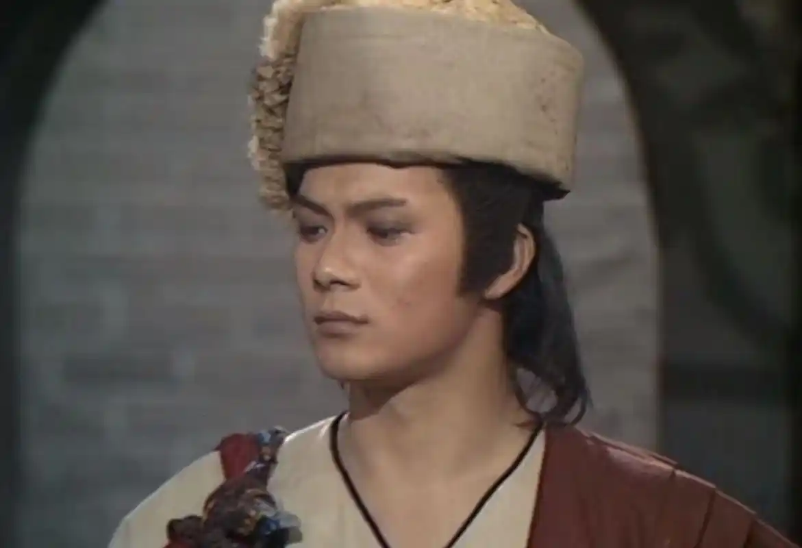 时隔二十年,再读《射雕英雄传》发现郭靖的"笨",真令人崩溃