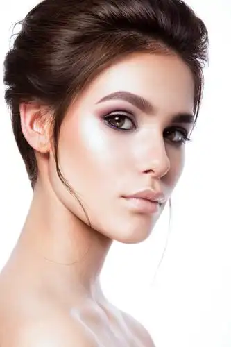 时尚美女妆容与发型肖像