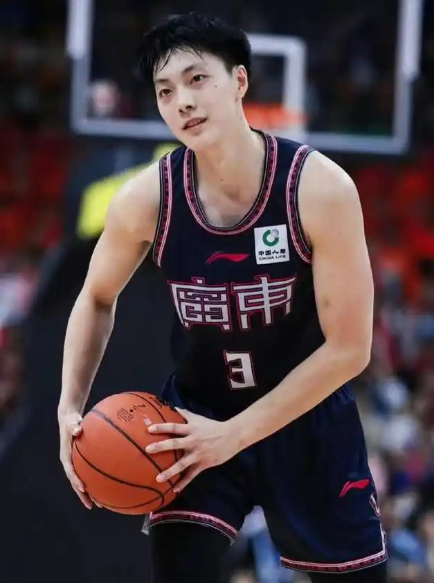 找到新归属,胡明轩官宣喜讯,困扰大事解决,胡妈妈欣喜送祝福