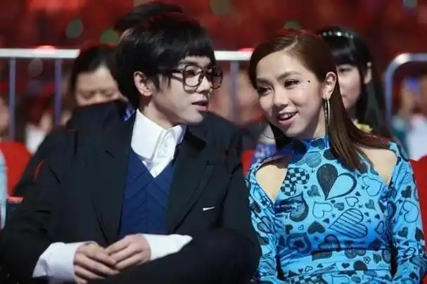 华晨宇张碧晨什么时候在一起的华晨宇和张碧晨什么时候在一起过