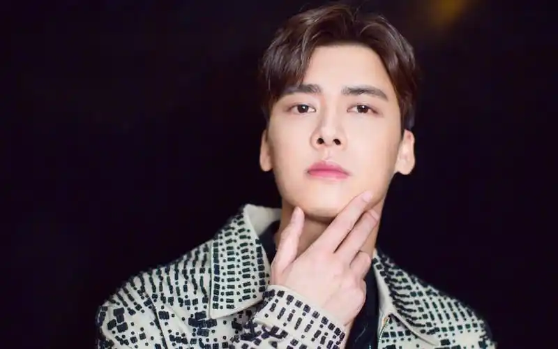 李易峰时尚俊美写真,高清壁纸图片,大陆明星-回车桌面