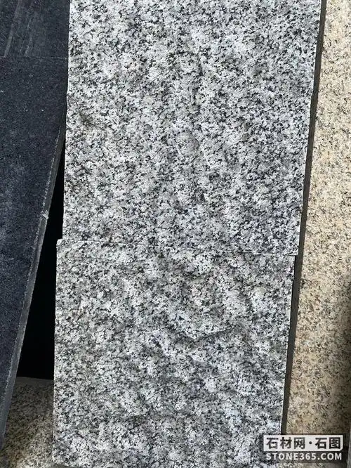 芝麻灰斧凿面-汨罗市玉麓石材有限公司 - 365石材网