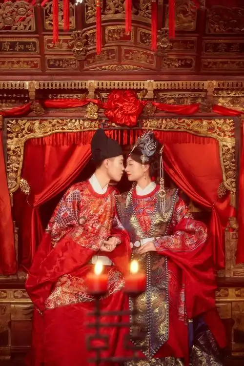 最美古风婚纱照终于出炉咯#汉服婚纱照 #良辰集汉服摄影 #晒 - 抖音