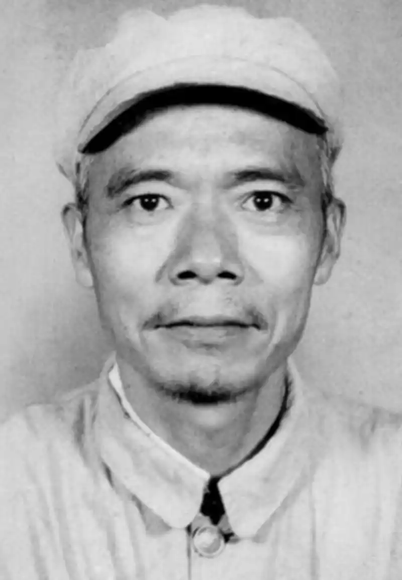 让组织尽快给我找个老婆,要不识字,带一个孩子的.