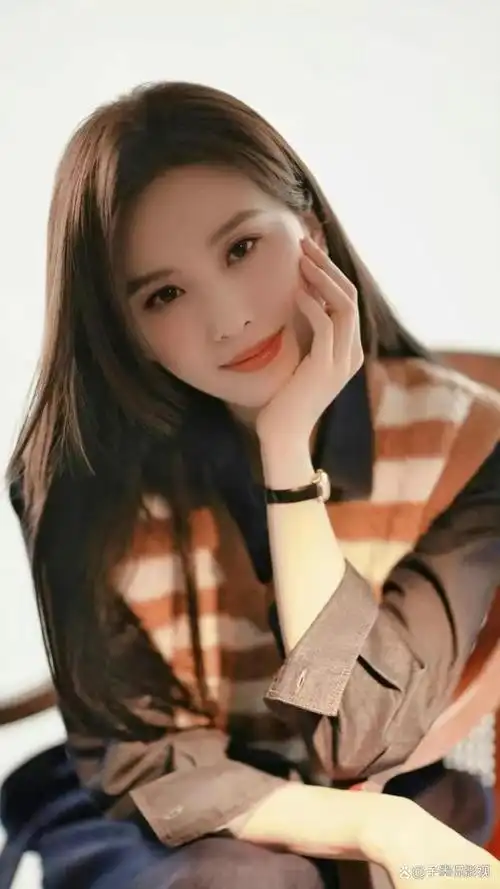 刘诗诗休闲生活照美丽动人魅力无限