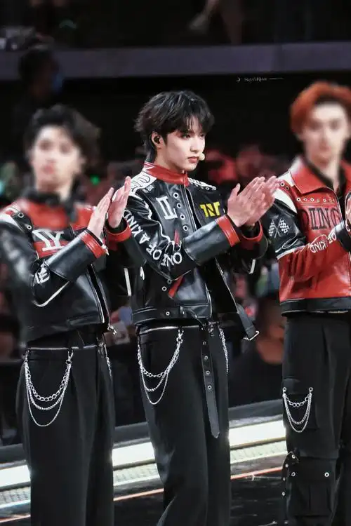 刘耀文叁重楼暨出道四周年演唱会##刘耀文舞蹈solo