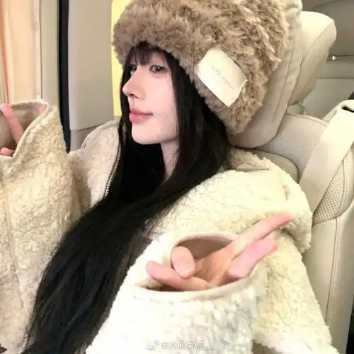 冬日拍照氛围神器#鞠婧祎下班路透!