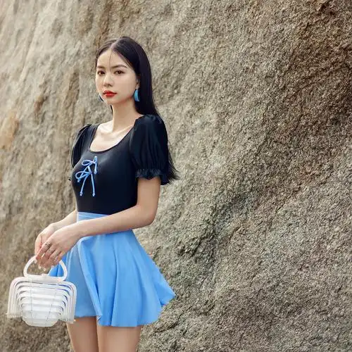 连体泳衣比基尼夏遮肚显瘦公主袖复古方领少女学生连体泳衣