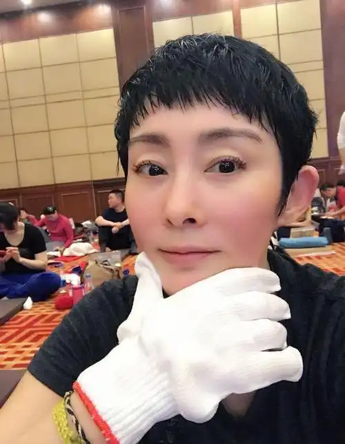 52岁张敏近照曝光,曾经的丰润迷人到现在精瘦健康,这样的转变网友难过