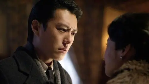 靳东 读你千遍不厌倦,读你的故事像三月……初见明楼,是在那个夏末