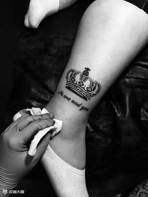 脚踝皇冠95_纹身图案手稿图片_陈美驰的纹身作品集