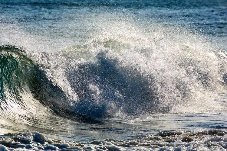 汹涌的海浪图片大海海浪浪花浪涛
