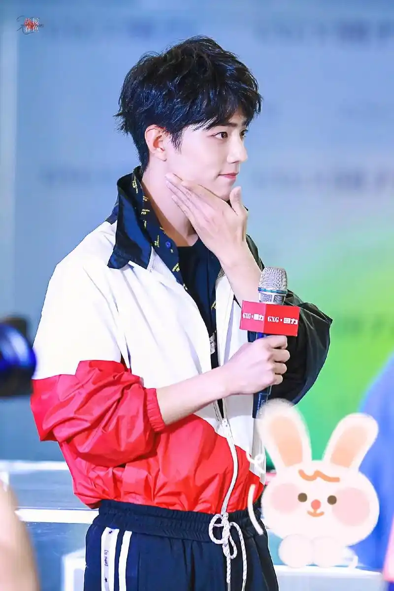 肖战 回力战,据说是最接近肖战颜值的 - 抖音