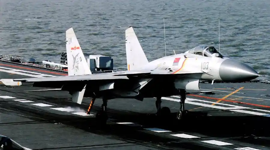 超燃!中国海军歼-15舰载战斗机,组织开展多型导弹实射训练!_新浪新闻
