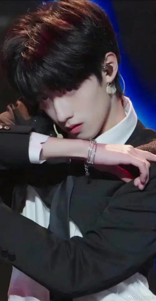 冷脸小朱@tf家族-朱志鑫真的又拽又酷,bking后浪未来可期!