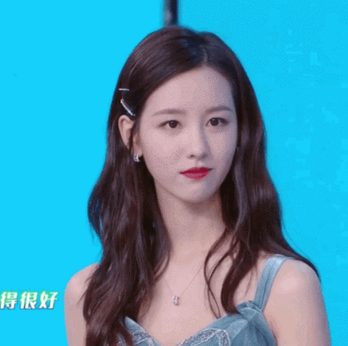 宁静用4个褒义词夸赞黄龄黄龄却只回了一句她回了啥